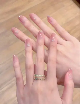 ネイル pink ladyサロン所属・べ にのネイルデザイン