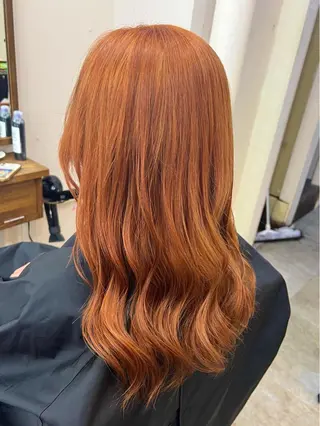 セミロング 店長🩷艶カラー 🧡💛リサ🫧のヘアスタイル