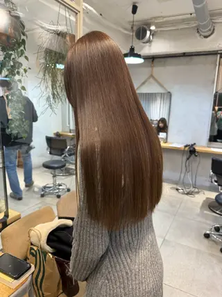 ロング カラー ミルクティー× グレージュMOMOのヘアスタイル