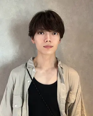 パーマ メンズ Qin shaire salon 原宿verno店所属・【センターパート】 ETO／江藤翼の眉毛・アイブロウイメージ