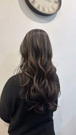 カラー luexe所属・三澤 杏花のヘアスタイル