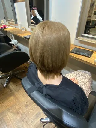 ショート カラー est  hair by friends所属・しみず ゆきのヘアスタイル