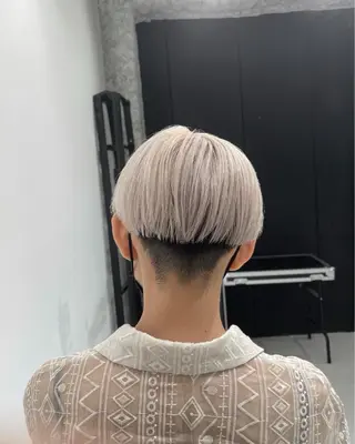 ショート カラー TAKUMI .のヘアスタイル