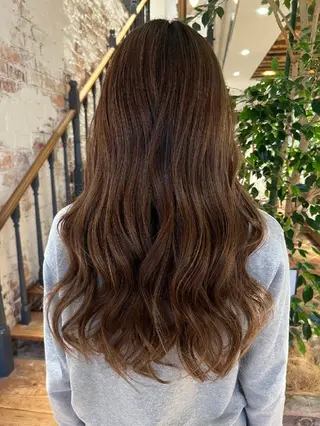 セミロング カラー WARREN・TRICOMI NEW YORK 表参道店所属・浅比 惇平のヘアスタイル