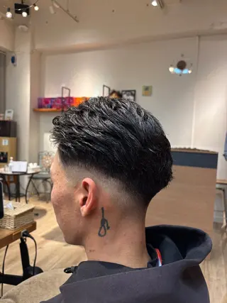 ショート メンズ 洛樹 /海外風ヘアー /フェード/パーマのヘアスタイル