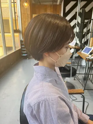 ショート 髪質改善＆ハイトーンカラー Cica神戸三宮元町店所属・福田 美波のヘアスタイル