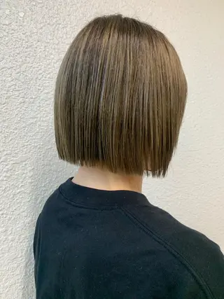 ショート 🧨ブリーチー×ボブ レイヤー💎じゅえるのヘアスタイル