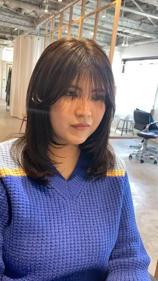セミロング カラー LATTE  渋谷所属・♡レイヤーカット れお♡のヘアスタイル