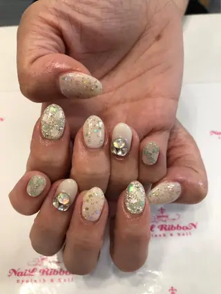ネイル ネイルリボン 受付スタッフのネイルデザイン