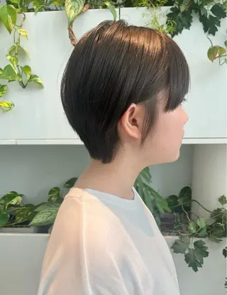 ショート つぼみ/パーマ ／レイヤー／ボブのヘアスタイル