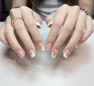 ネイル pink ladyサロン所属・べ にのネイルデザイン