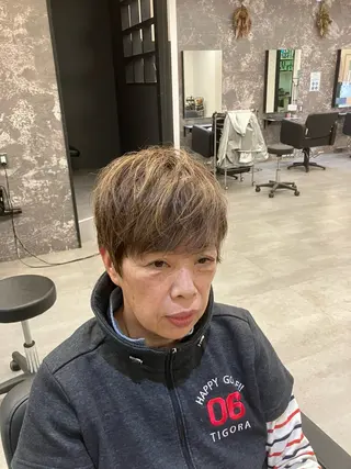 ショート カラー 名取 翔のヘアスタイル