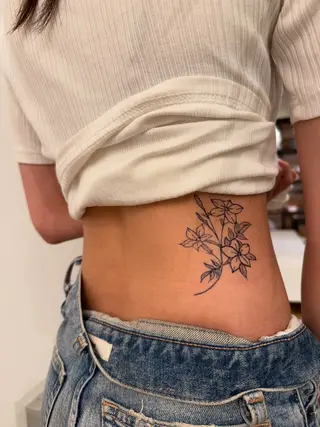 JAYU(mooiシェアサロン内)所属・JAYU タトゥー&ネイルのネイルデザイン