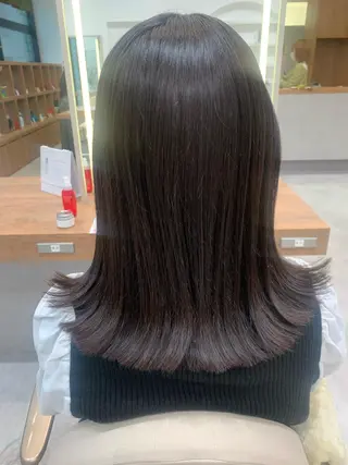 セミロング 近 紗理奈のヘアスタイル