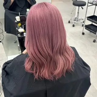 セミロング REAL 心斎橋所属・ブリーチ/ベージュ /デザイン/ナツミのヘアスタイル