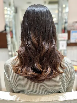 ロング デジタルパーマ/ コテ巻き風パーマのヘアスタイル