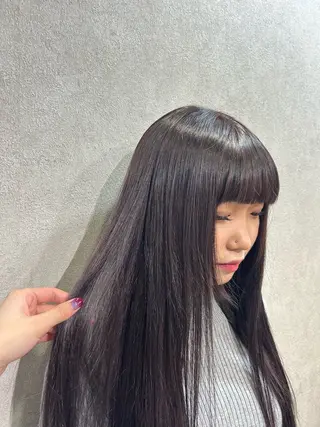 ロング カラー Roi.所属・松田 朋華のヘアスタイル