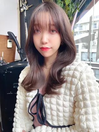 ロング カラー レイヤーカット、 大人可愛い　中村美羅のヘアスタイル