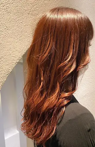 ロング カラー カマチョ タイスのヘアスタイル