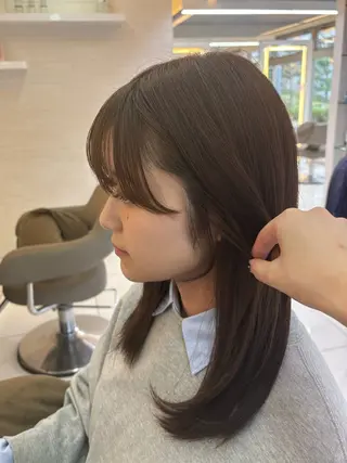 セミロング Iris by artina 武蔵小杉店【イリス バイ アルティナ】所属・🎼レイヤー/顔周り カット/nene♬のヘアスタイル