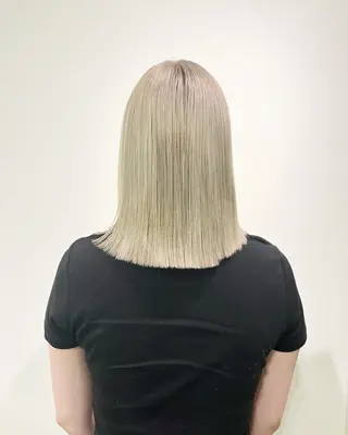 ミディアム ヤナギウチ エリカのヘアスタイル