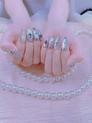 ネイル はぴねす所属・横浜 美夢のネイルデザイン