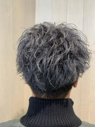 カラー 糟谷 慈英のヘアスタイル