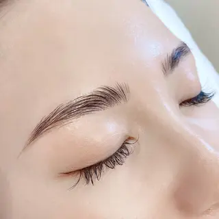 アイブロウ AKIKO 🌿の眉毛・アイブロウイメージ