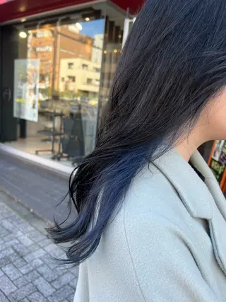 カラー *インナーカラー* 植松彩音のヘアスタイル