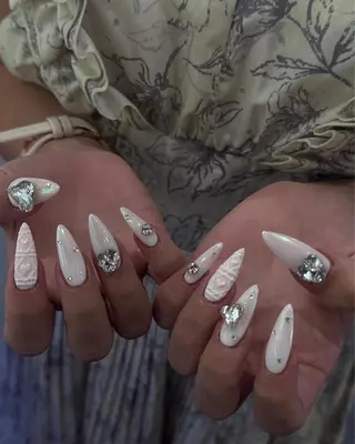 ネイル ♱˖⁺ 𝒎𝒐𝒑𝒊 ⁺のネイルデザイン