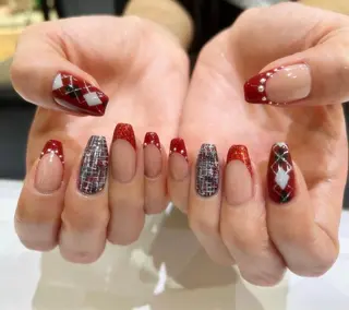 ネイル クレセントアイ MIUのネイルデザイン