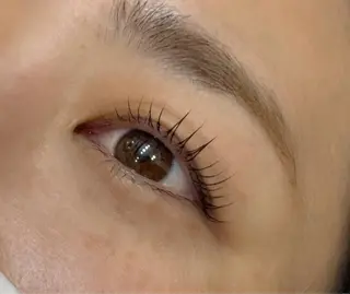 マツエク・マツパ Ｃｈｅｒｉｅ所属・Rina Cherieの眉毛・アイブロウイメージ