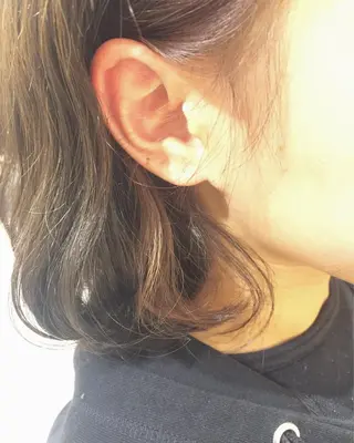 ミディアム カラー 加藤 綾華のヘアスタイル