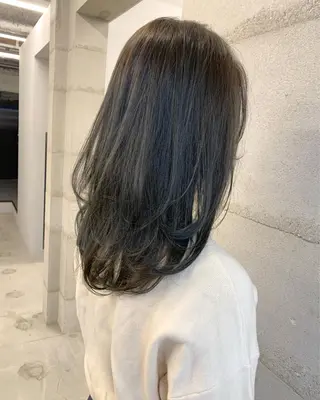 ミディアム カラー 透明感/オリーブ/ グレージュ/YUKAのヘアスタイル