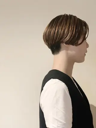 ショート カラー ヤノ ナオミのヘアスタイル