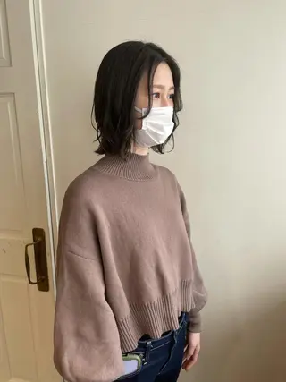 ミディアム カラー MIOベージュカラー 柔らかいカラーのヘアスタイル