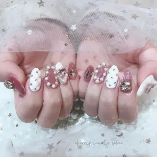 ネイル SAKURA 🍒のネイルデザイン