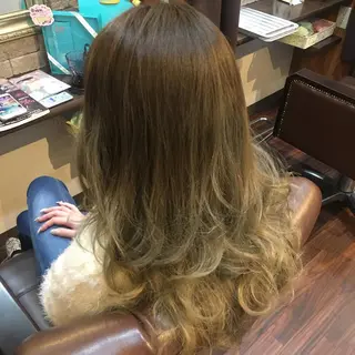 ロング HairDesign Azurのヘアスタイル
