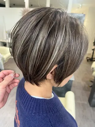 ショート ラピス大阪アメ村店所属・大阪ハイトーン✨ 🇺🇸髪質改善🌴のヘアスタイル