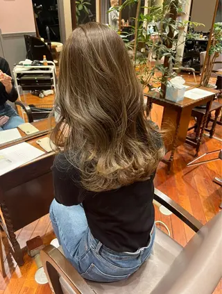 ミディアム ｼｮｰﾄｶｯﾄ 梅田 山下　すみれのヘアスタイル