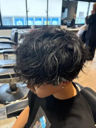 パーマ EIGHT MEN 池袋西口店所属・メンズパーマ特化 池袋西口 尾形 龍哉のヘアスタイル