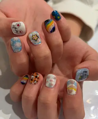 ネイル 派手髪ハイトーン💛 ネイル💅まりなのヘアスタイル