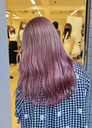 ロング メンズバレイヤージュ 斉藤春のヘアスタイル