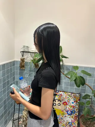 ロング 透明感イルミナカラー /寒色/MOMOKAのヘアスタイル