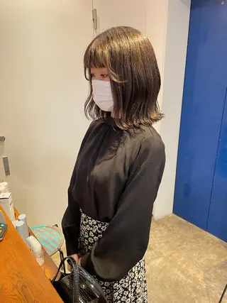 ミディアム カラー MIOベージュカラー 柔らかいカラーのヘアスタイル