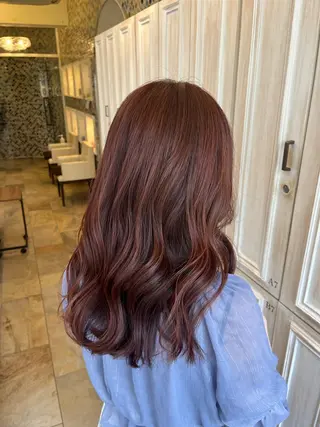 ミディアム 吉岡 菜月のヘアスタイル