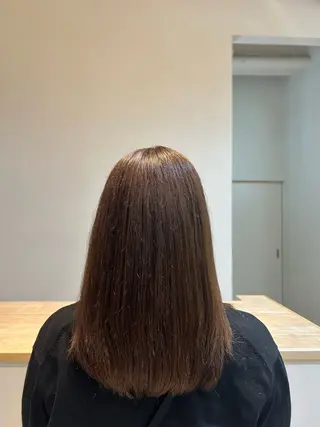 セミロング ウジイエ ミユウのヘアスタイル