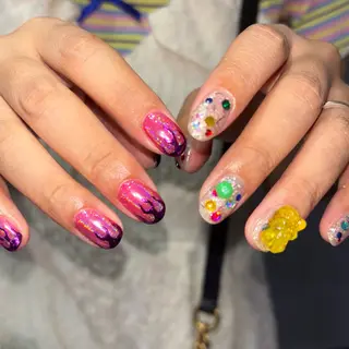 ネイル 🪐富島彩夏 /海外nail🪐のネイルデザイン