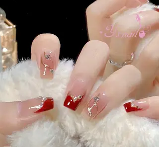 ネイル AngelChris ビューティーサロンのネイルデザイン