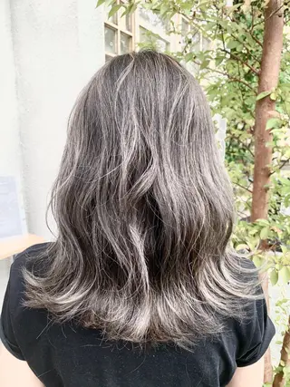 セミロング 幡野 葵のヘアスタイル